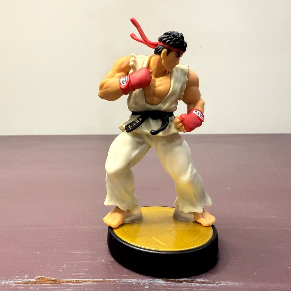 Capcom Fighter Figure - White and Red